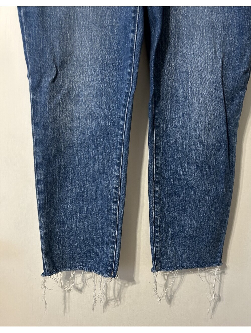 J Crew Essentials Straigh Leg Jeans Women's 30 - Raw Hem Medium Wash - Picture 3 of 8